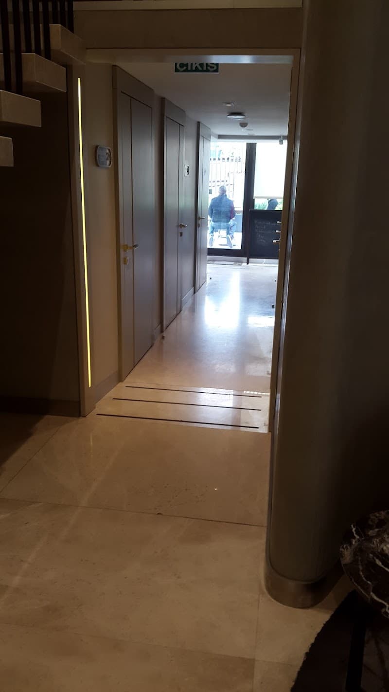 Op. Dr. Alp Aslan - Photo 4