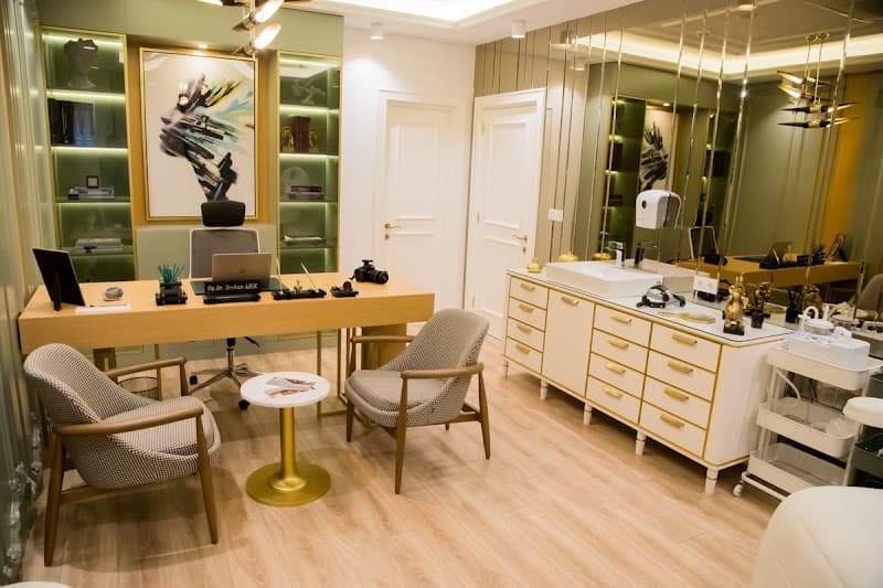 Op. Dr. Berkan Arık - Photo 2